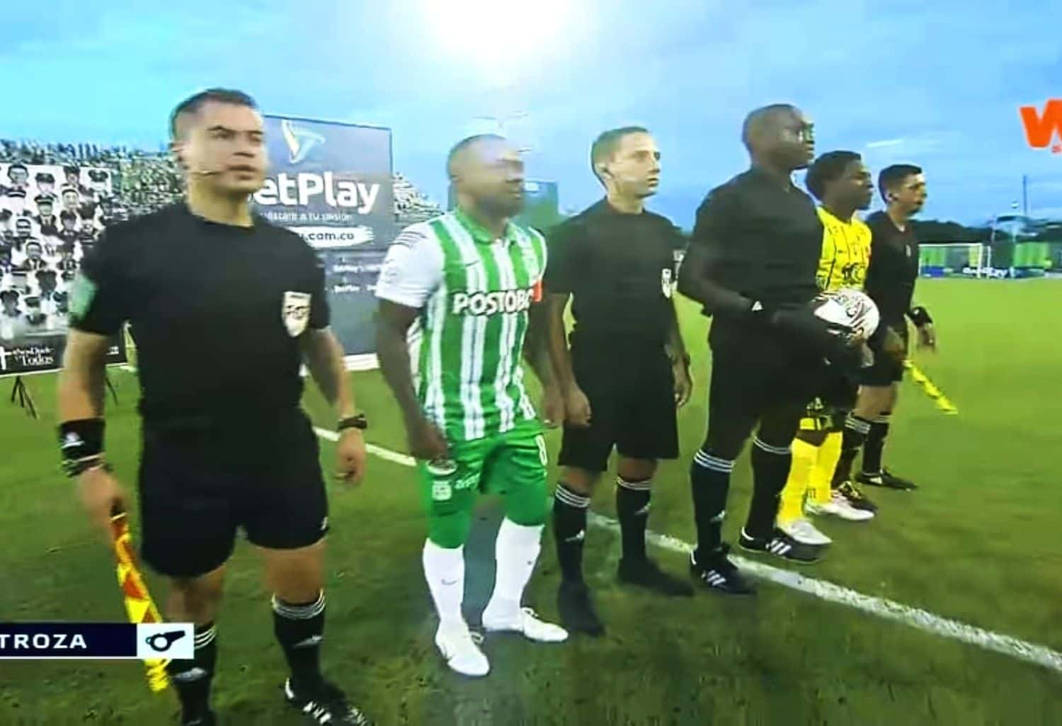 Atlético Nacional visitó a Alianza Petrolera y un jugador de la “La Máquina Amarilla” le mostró respeto al cuadro “Verdolaga”.