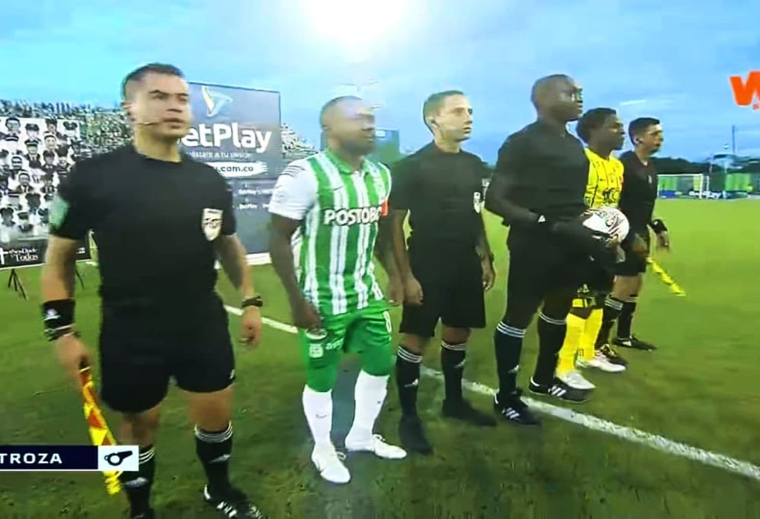 Atlético Nacional visitó a Alianza Petrolera y un jugador de la “La Máquina Amarilla” le mostró respeto al cuadro “Verdolaga”.