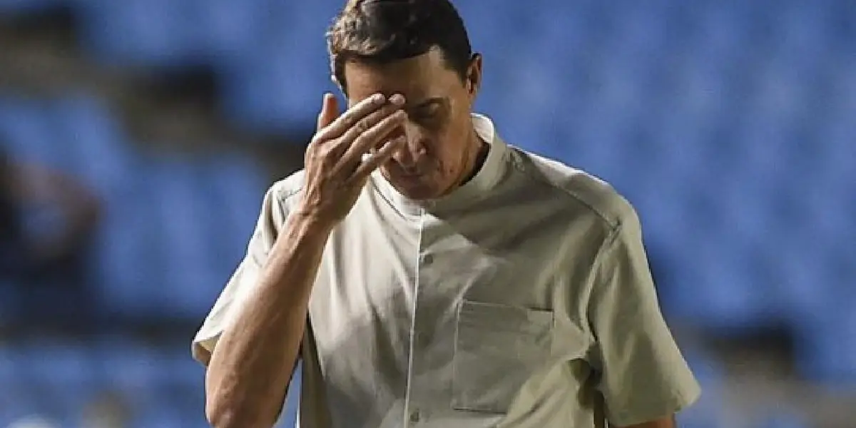 Aunque ya es oficial la contratación del técnico, no se ha podido presentar a la casa de la mecha.