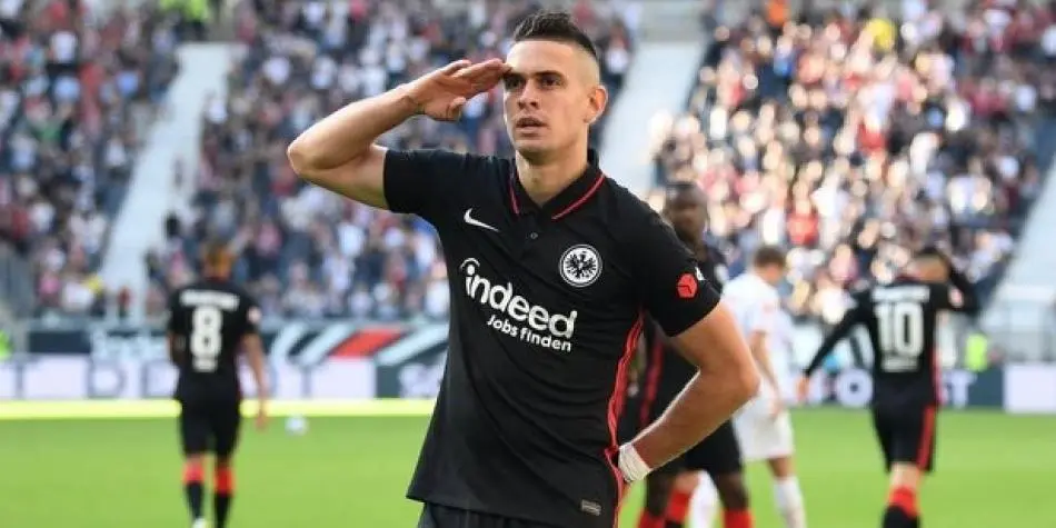 Borre continúa siendo determinante por Copa para el club alemán, guio la victoria de su equipo frente al West Ham.