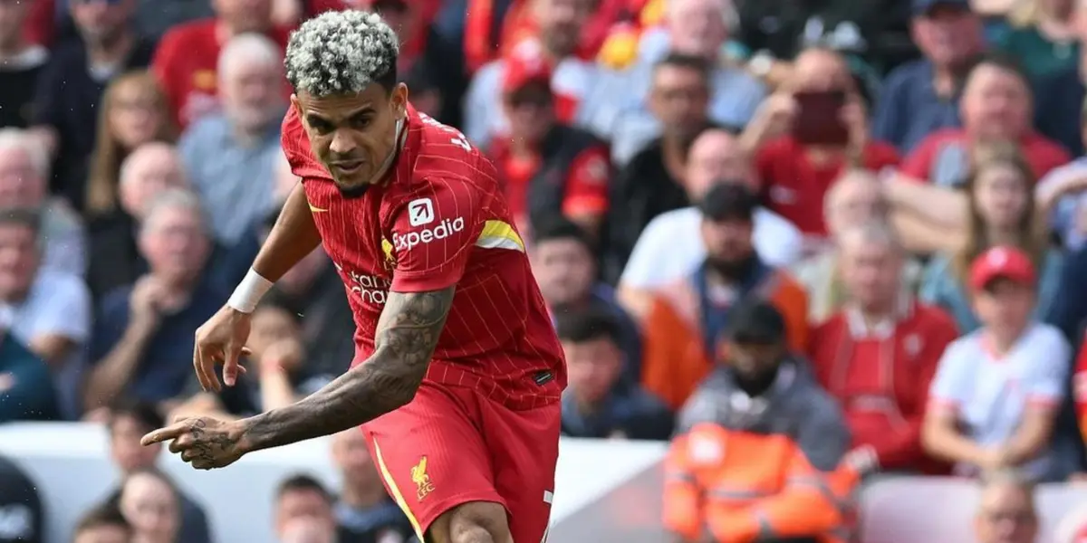 ¡Bromas en el Liverpool! Alexander-Arnold y su divertido regalo. Foto: Instagram