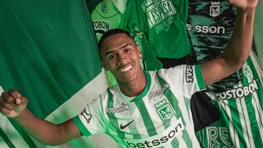 Cristian Uribe debutó y lo celebró con su familia en el campo. Foto: Instagram