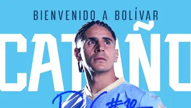 Daniel Cataño es presentado en La Paz y mira la reacción de los hinchas Foto: Club Bolivar