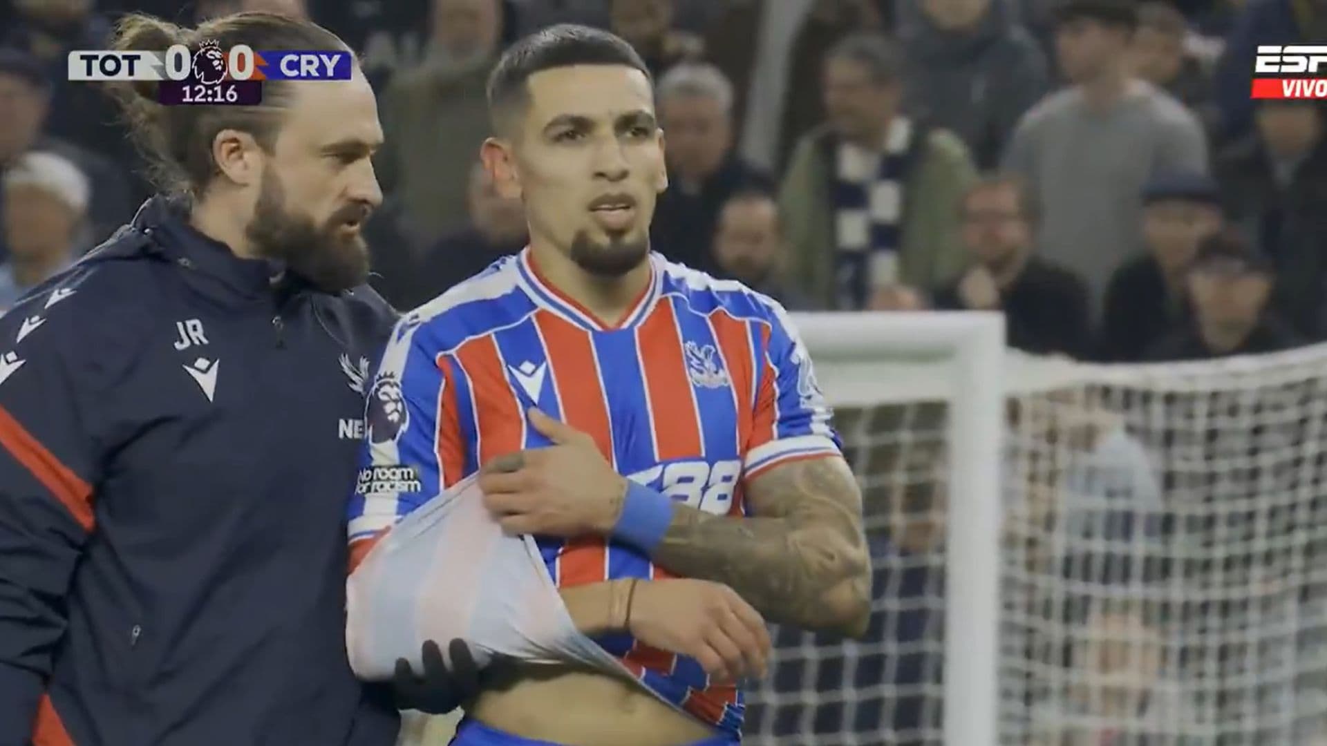 Daniel Muñoz solo pudo disputar 10 minutos en el juego del Crystal Palace ante Tottenham