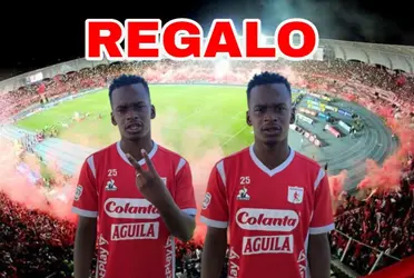 Darwin Quintero del América de Cali sorprendió con dos regalos en las redes sociales para los hinchas del cuadro Escarlata.