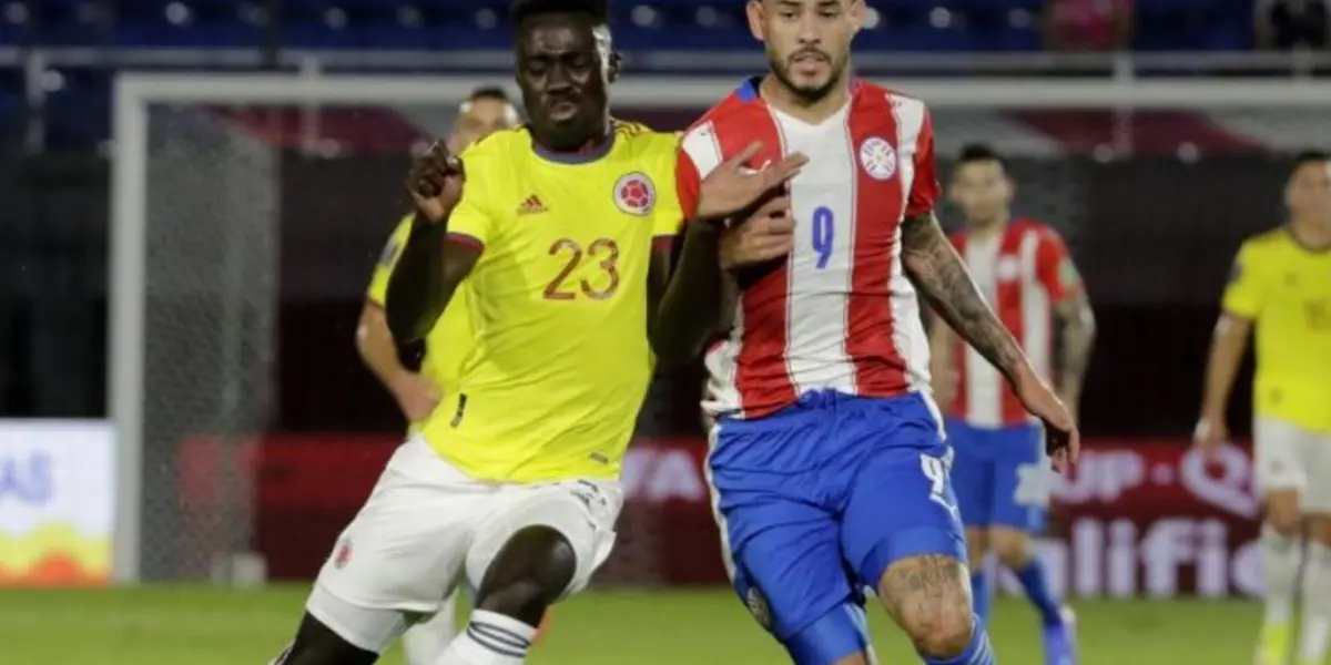 Davinson Sánchez en el partido de la Selección Colombia contra Paraguay fue uno de los culpables de sacar ese empate que le hizo perder dos puntos claves a Reinaldo Rueda. 