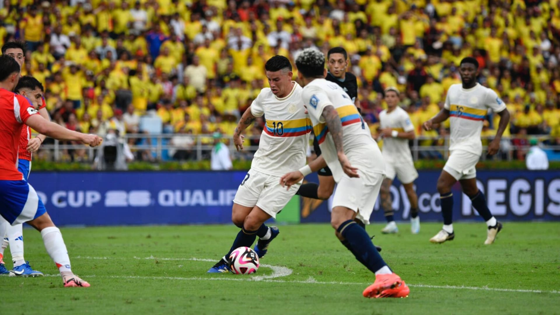 Derrota en La Paz tiene su costo: Colombia baja en el ranking FIFA. Foto: FCF