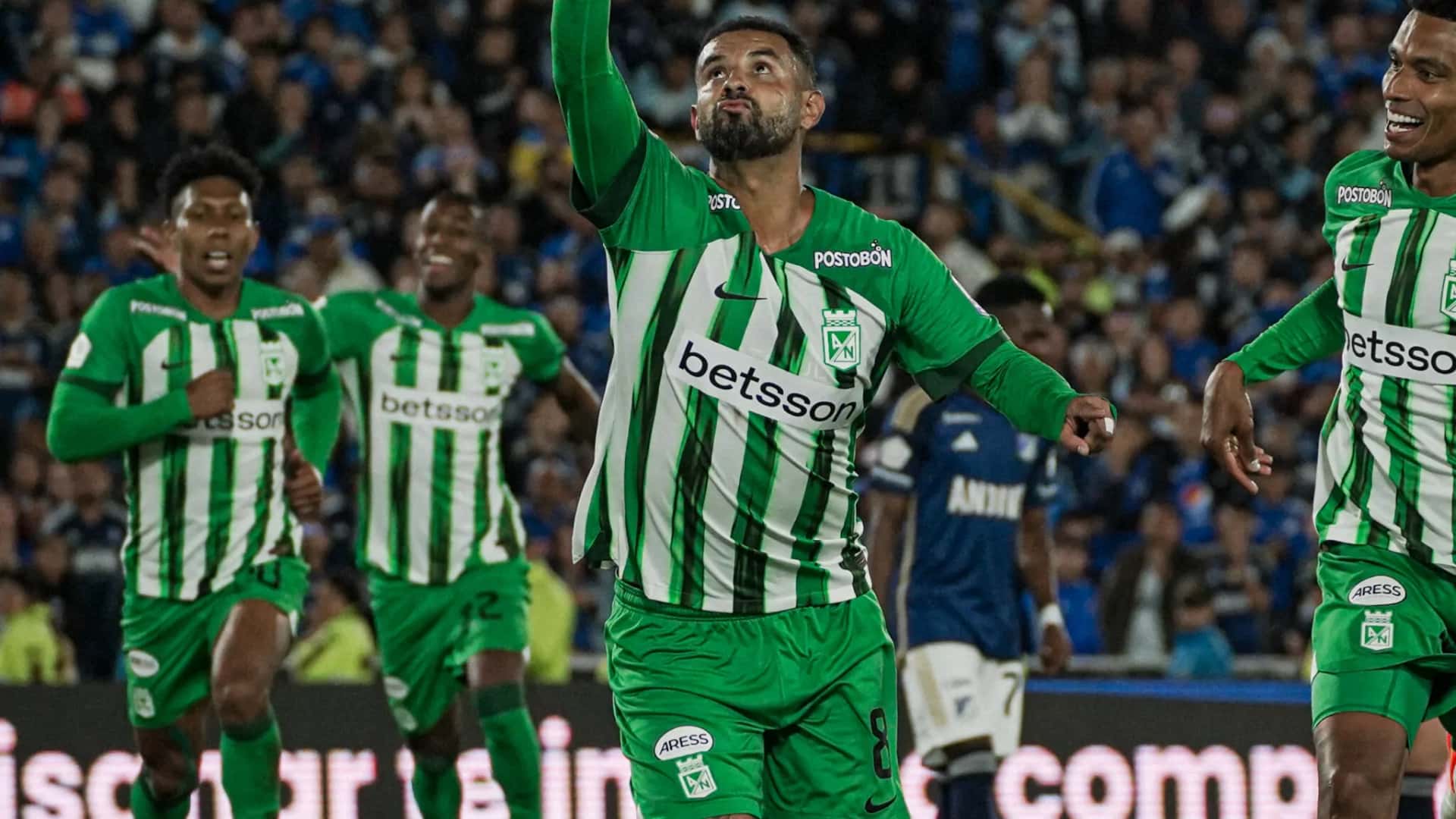 Edwin Cardona dijo si prefiere a Richard Ríos o a Quintero. Foto: Atlético Nacional