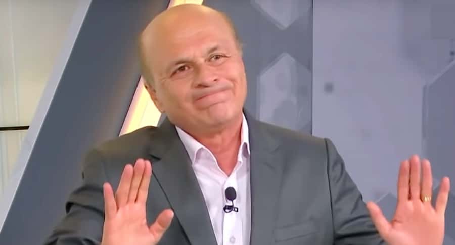 El afamado comentarista aprovecho su programa radial en Antena 2 para echar al agua, a un jugador que a su juicio solo va de paseo.