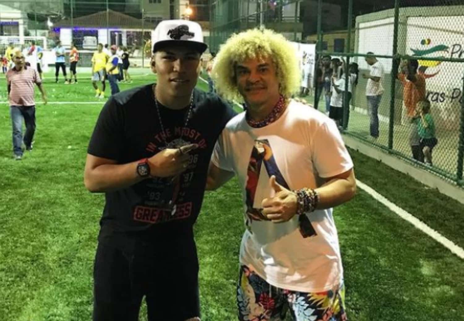 El artillero colombiano es uno de los jugadores que más gana en México como futbolista, lo cual hace que gaste sus millones en lujos, casas y autos último modelo.