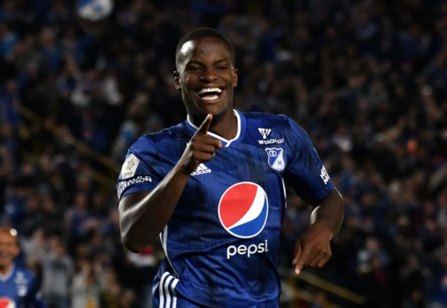 El colombiano Andrés Felipe Román tendría a Millonarios FC entre la espada y la pared con respecto a su continuidad.