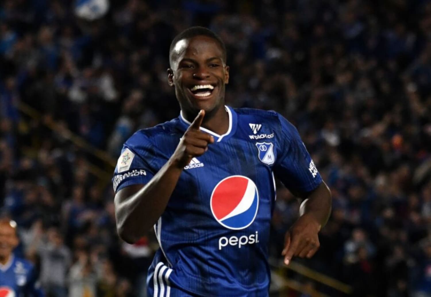 El colombiano Andrés Felipe Román tendría a Millonarios FC entre la espada y la pared con respecto a su continuidad.