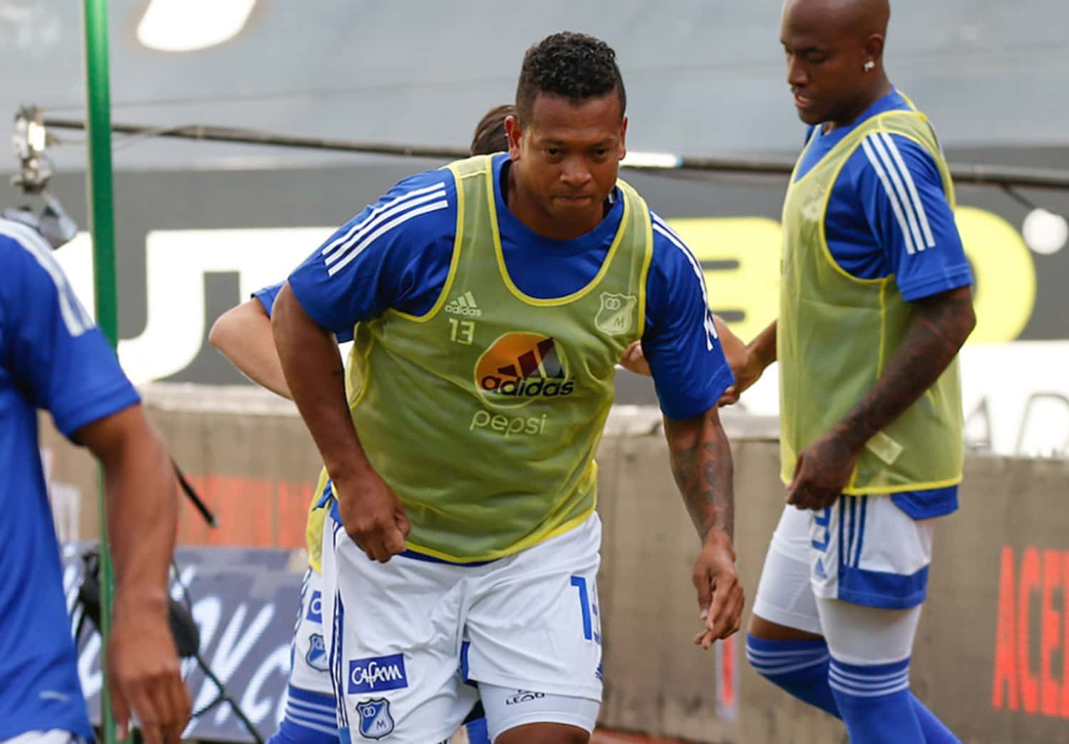 El colombiano Fredy Guarín en sus redes sociales anunció a su nuevo club, pero no es de fútbol en este momento.
