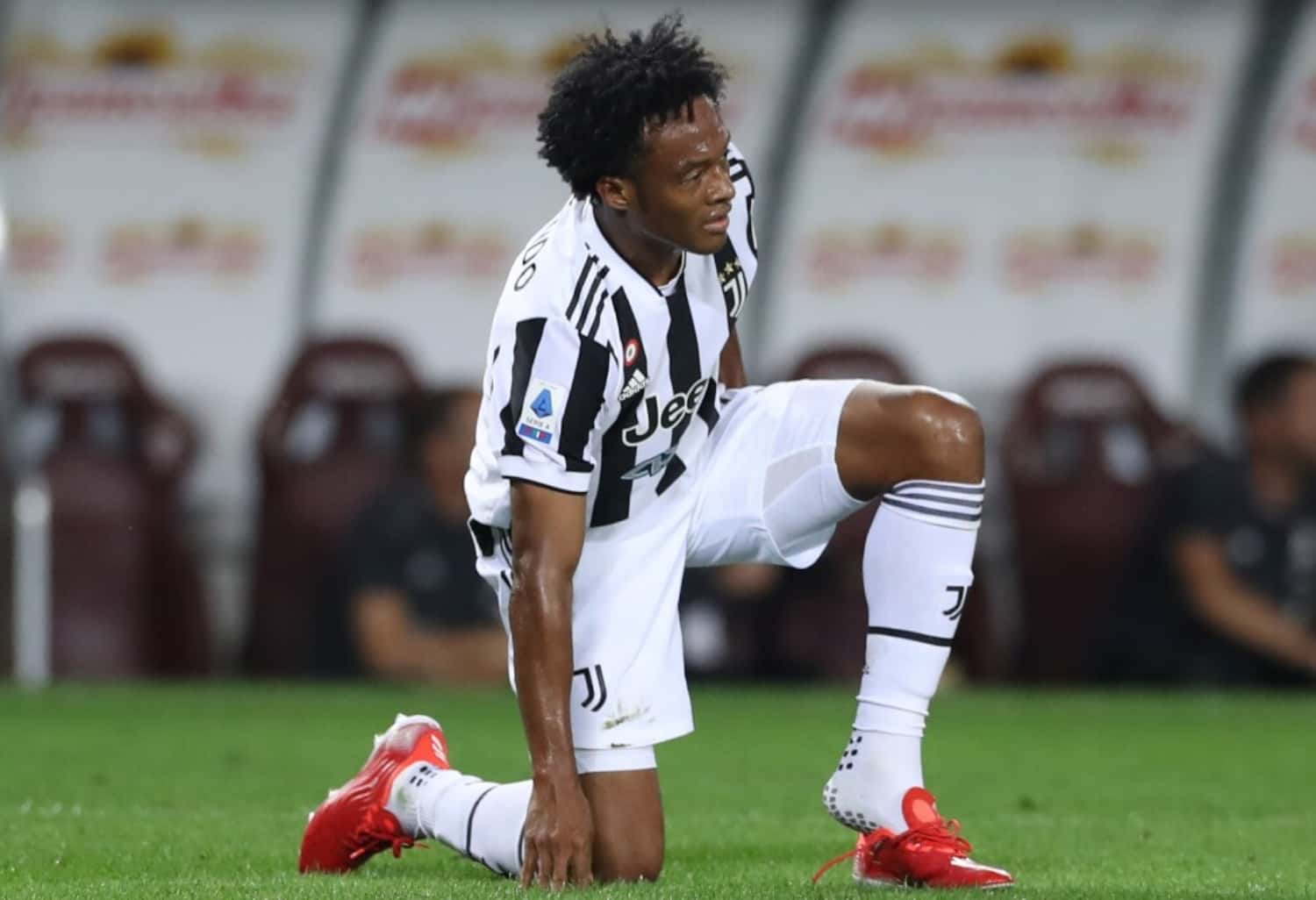 El colombiano Juan Guillermro Cuadrado tuvo que ser apartado de la práctica del club y la prensa en Italia reveló que le sucedió al jugador.