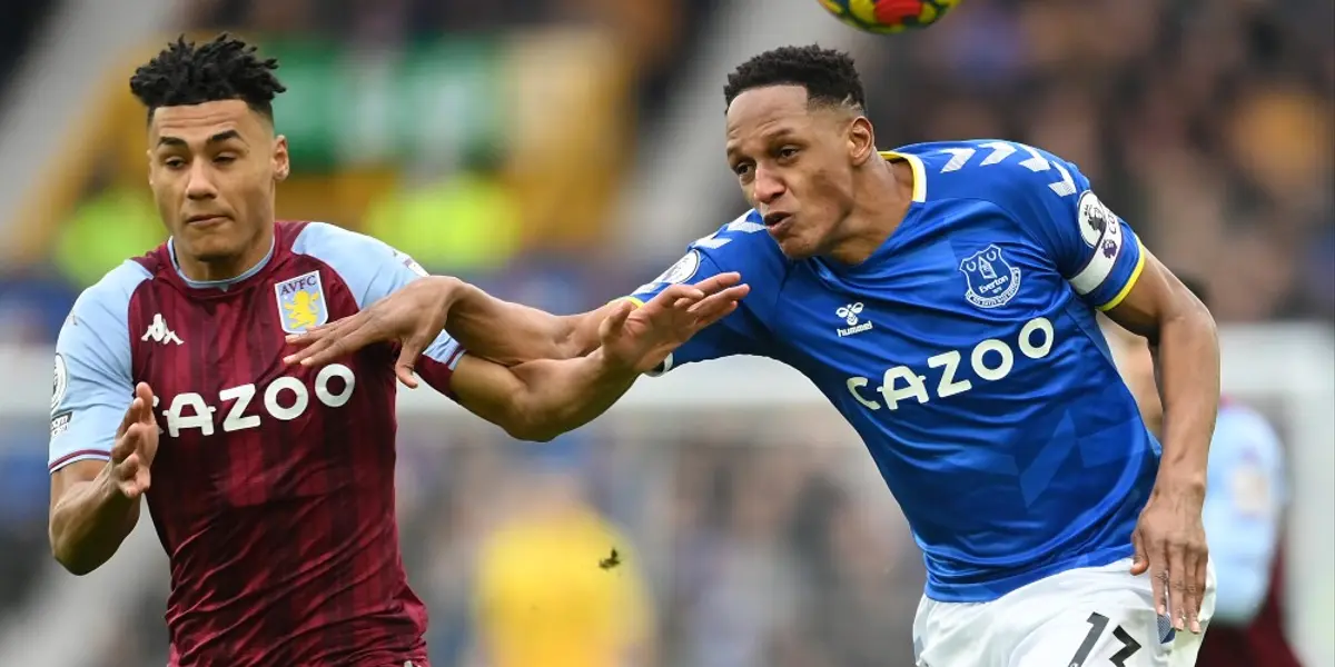 El colombiano jugo como capitán en la derrota frente al Aston Villa, tuvo opciones de gol.