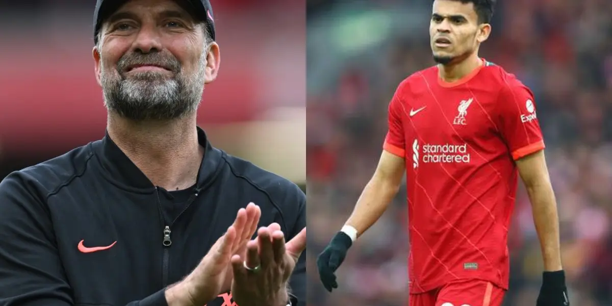 El colombiano le dio un regalo al entrenador alemán tras culminar la temporada.