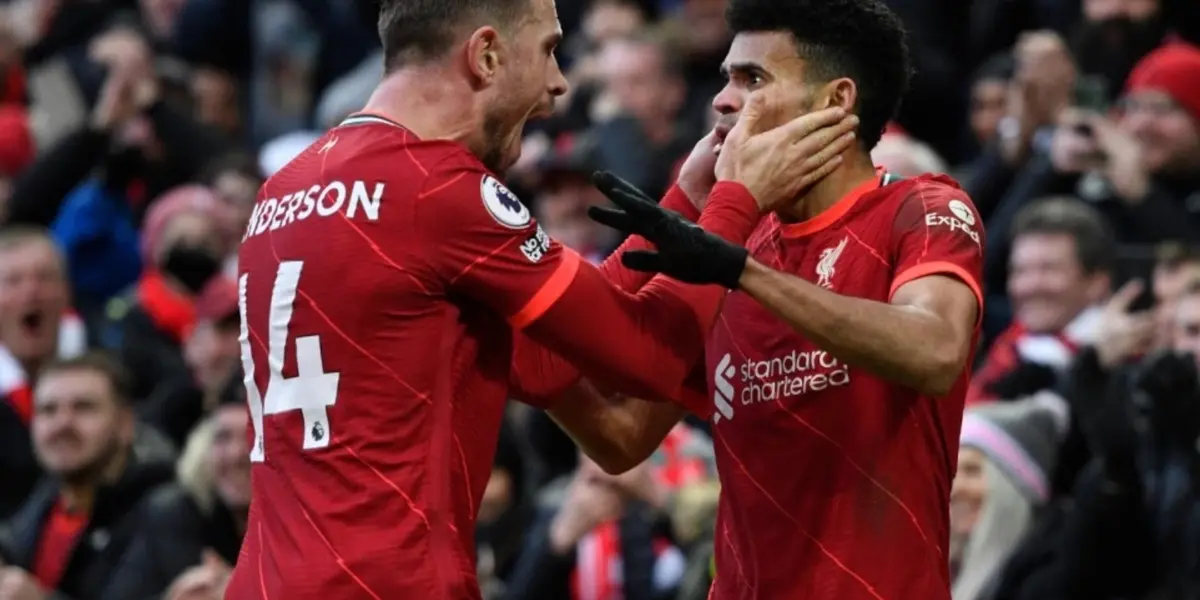 El colombiano Luis Díaz se ha ganado el apoyo de varios de sus compañeros en el Liverpool de Inglaterra.