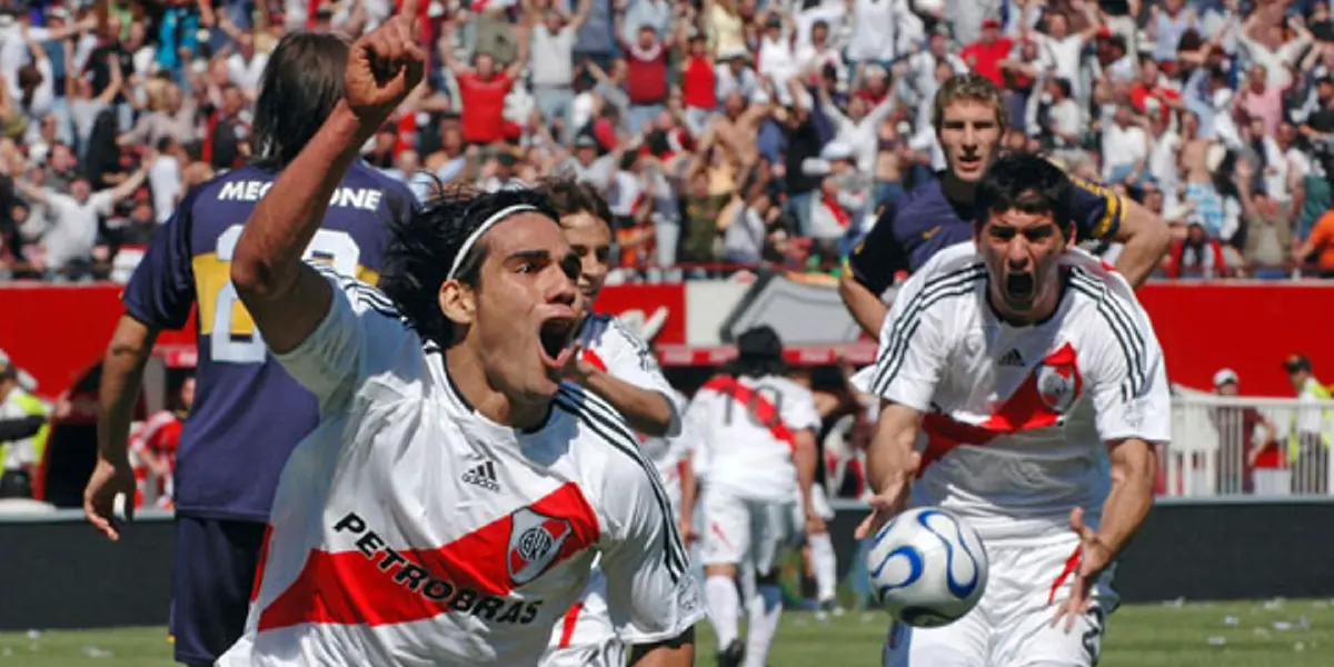 El colombiano marcó su primer Hat Trick en el año 2007 en el club argentino