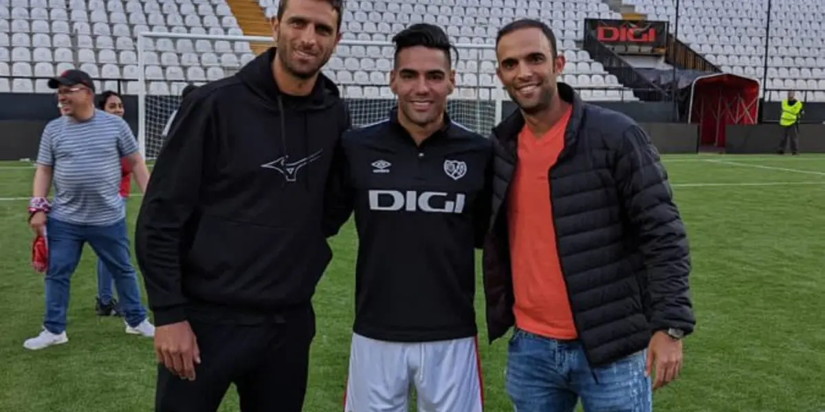 El colombiano Radamel Falcao recibió un emotivo detalle de apoyo por parte de los dos destacados tenistas colombianos.