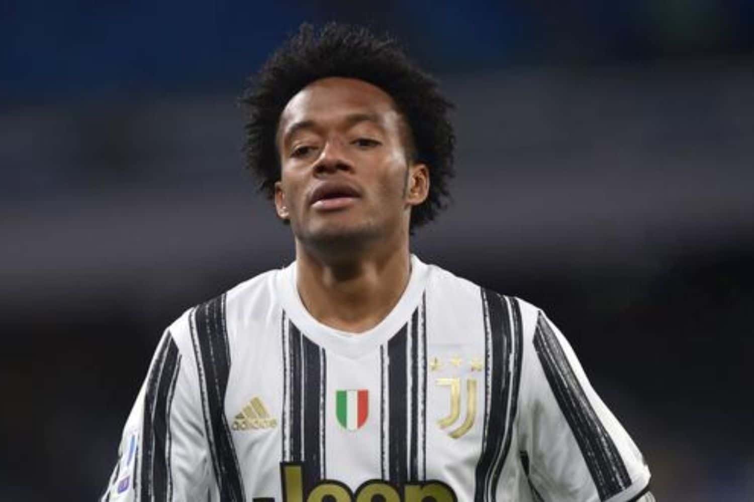 El colombiano renovó recientemente contrato con Juventus, pero el club le haría una jugada sucia.