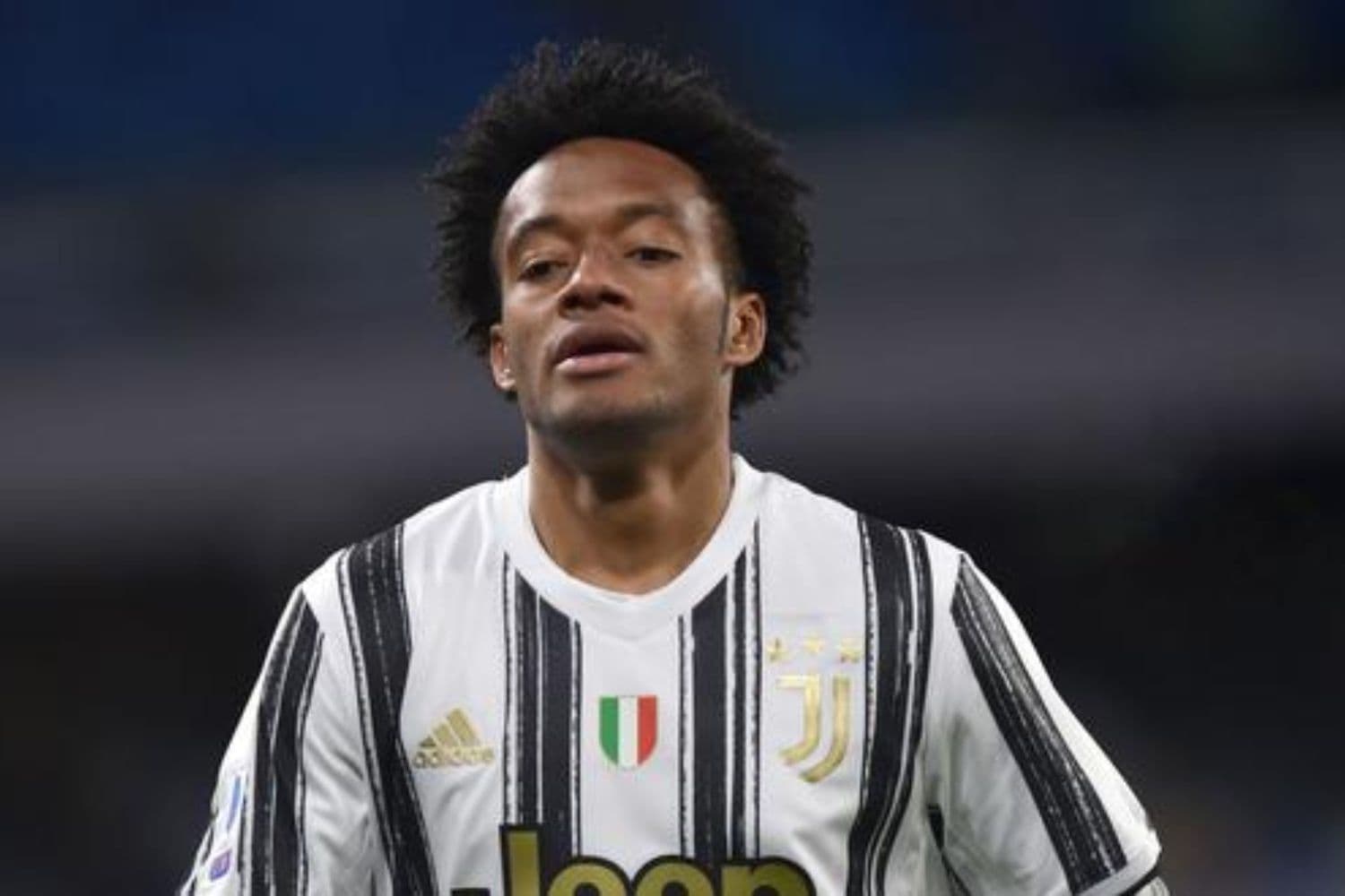 El colombiano renovó recientemente contrato con Juventus, pero el club le haría una jugada sucia.