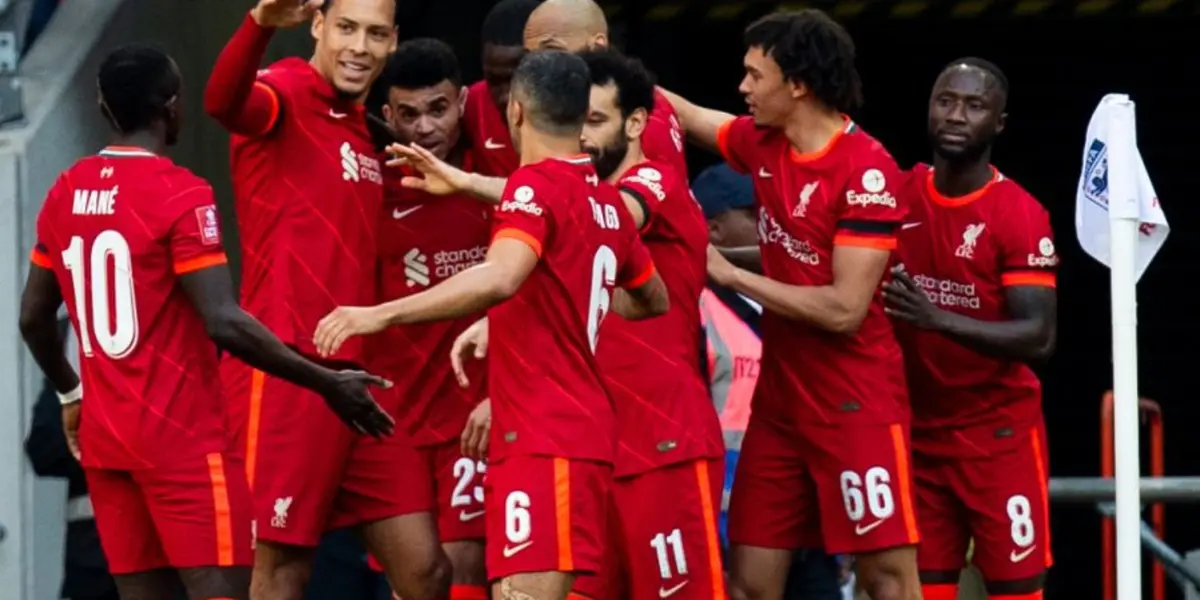 El colombiano salió como gran figura en el choque entre Manchester United y Liverpool, donde logró anotar el primer tanto y asistir en una oportunidad.