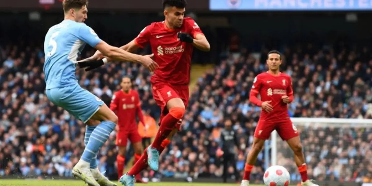 El colombiano vio pocos minutos contra el Manchester City y en las redes sociales recibió mensajes sobre su actuación.