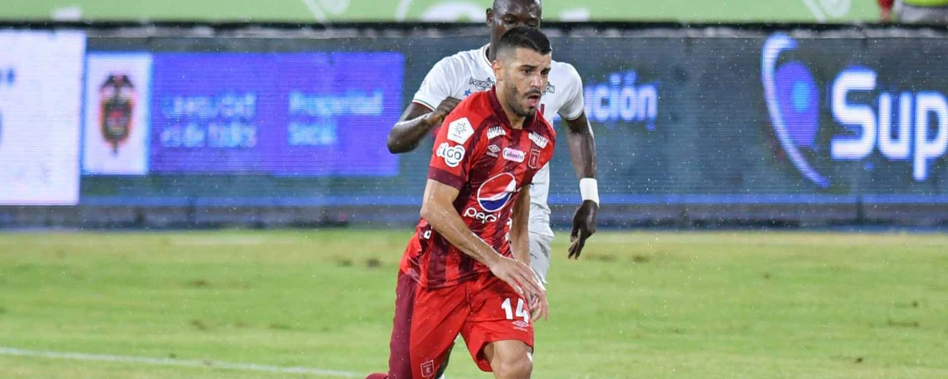 El conjunto escarlata cortó una racha de cinco partidos sin ganar y se metió al grupo de los ocho clasificados.