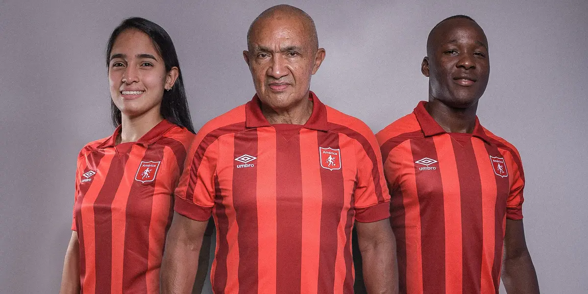 El cuadro escarlata ha presentado su nueva indumentaria  para el 2022 inspirada en una de sus grandes leyendas.