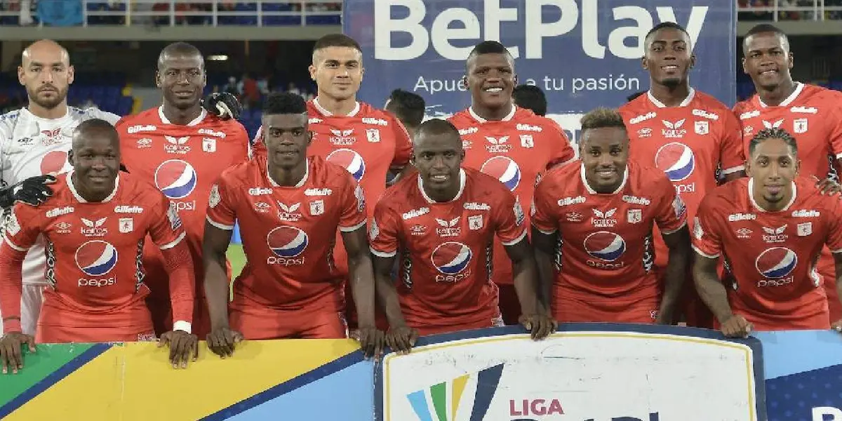 El cuadro "Escarlata" no podrá contratar jugadores para el próximo semestre.