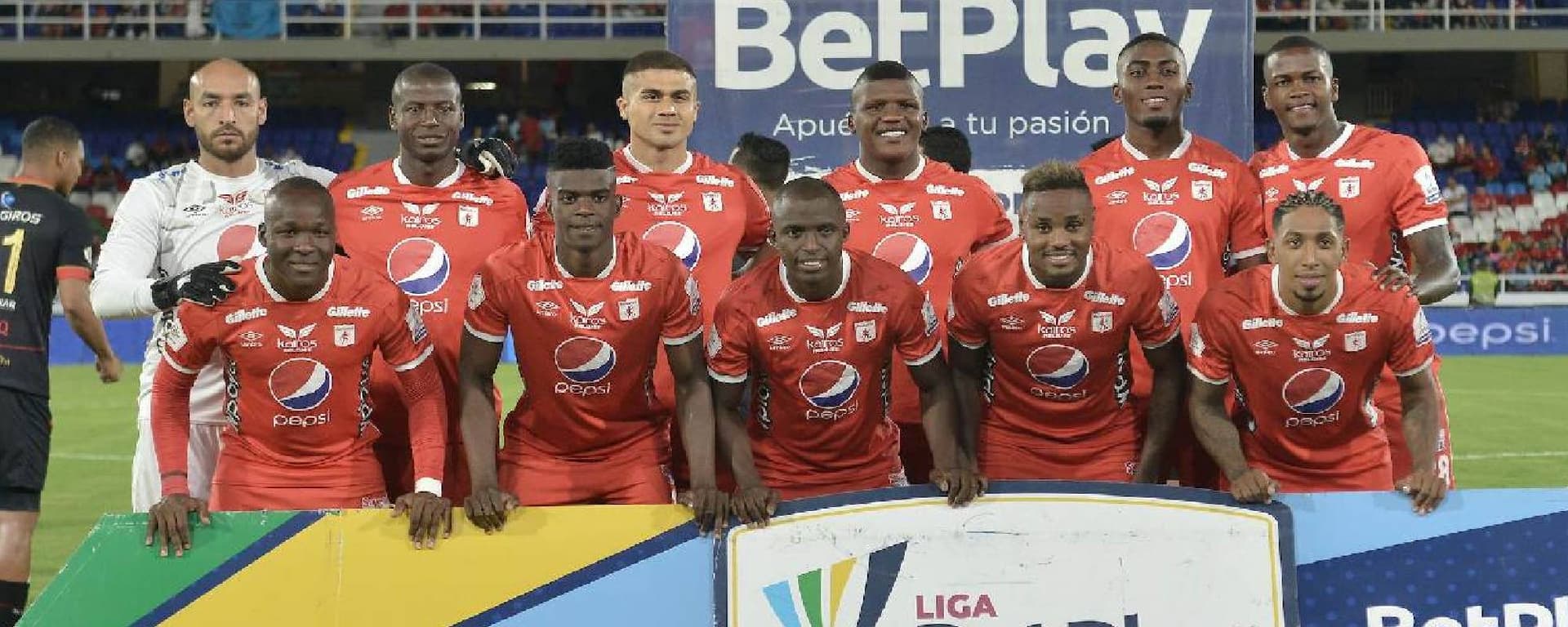 El cuadro "Escarlata" no podrá contratar jugadores para el próximo semestre.