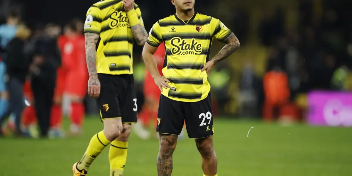 El 'Cucho' vive por estos días una lesión que lo tiene alejado de los terrenos de juego. Situación que afectó el rendimiento de su equipo en la Premier League.