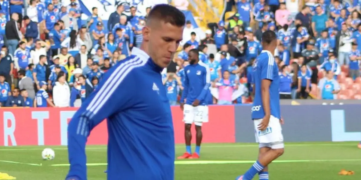 El defensor central viajo con su Selección para jugar el repechaje a Qatar 2022.