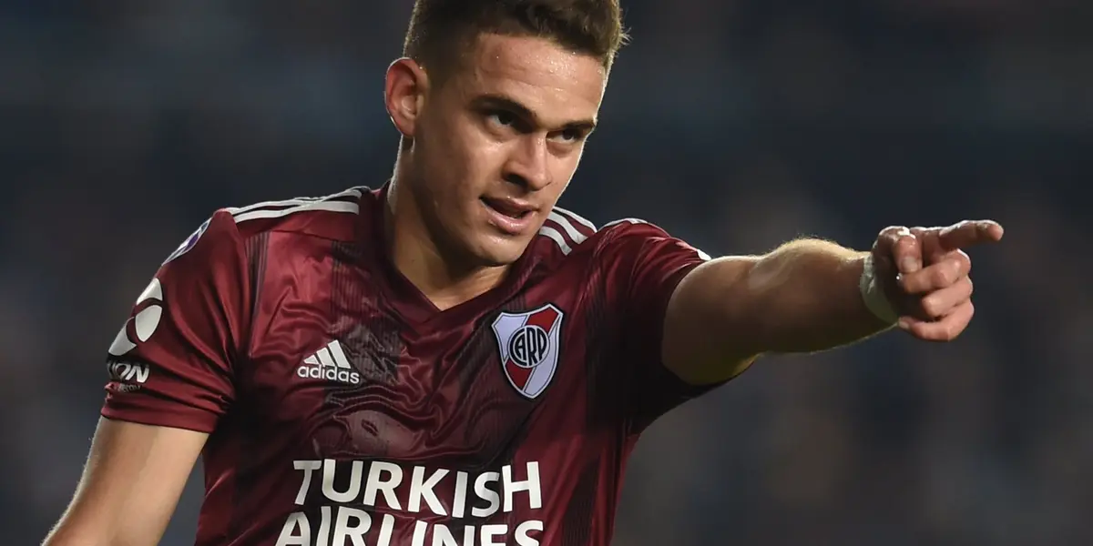 El delantero colombiano aún no arregló su continuidad en River Plate.