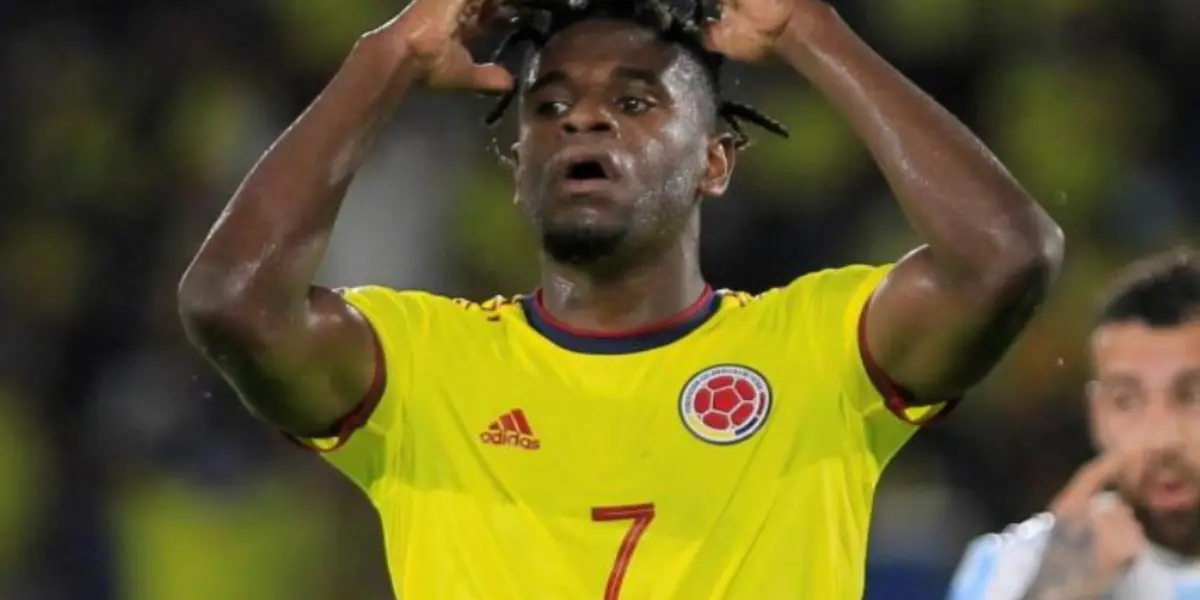 El delantero colombiano volvió a demostrar que la Selección Colombia le quedó grande y por ese fallo garrafal se perdió la única oportunidad de ganar.