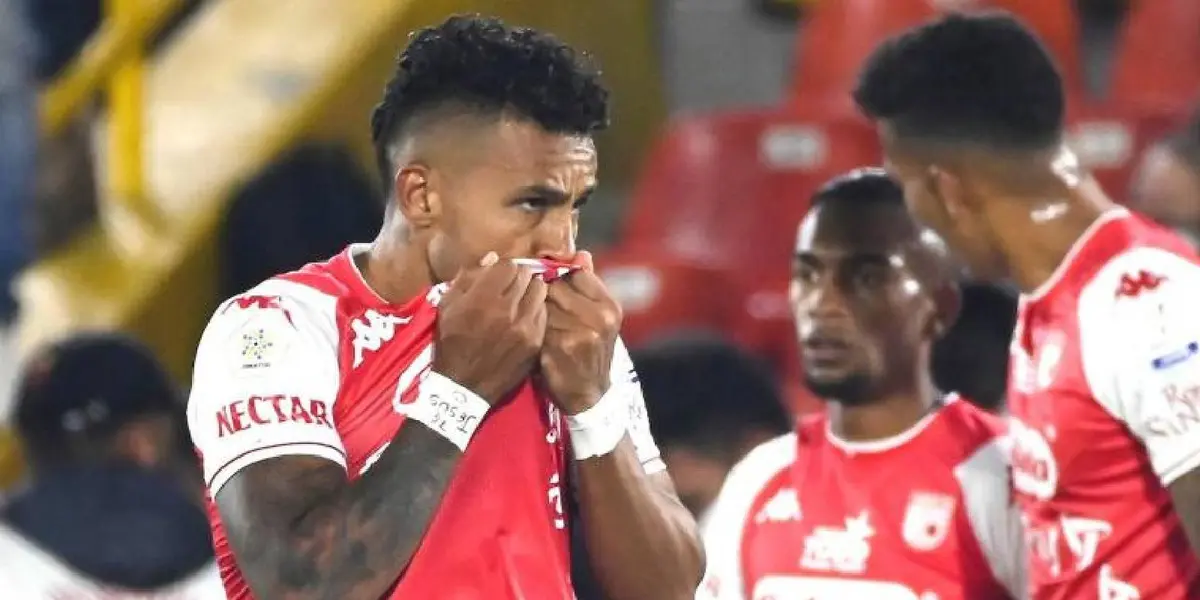 El delantero habló del complicado momento del equipo.