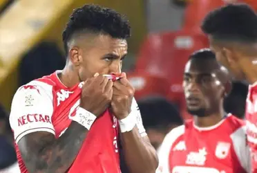 El delantero habló del complicado momento del equipo.