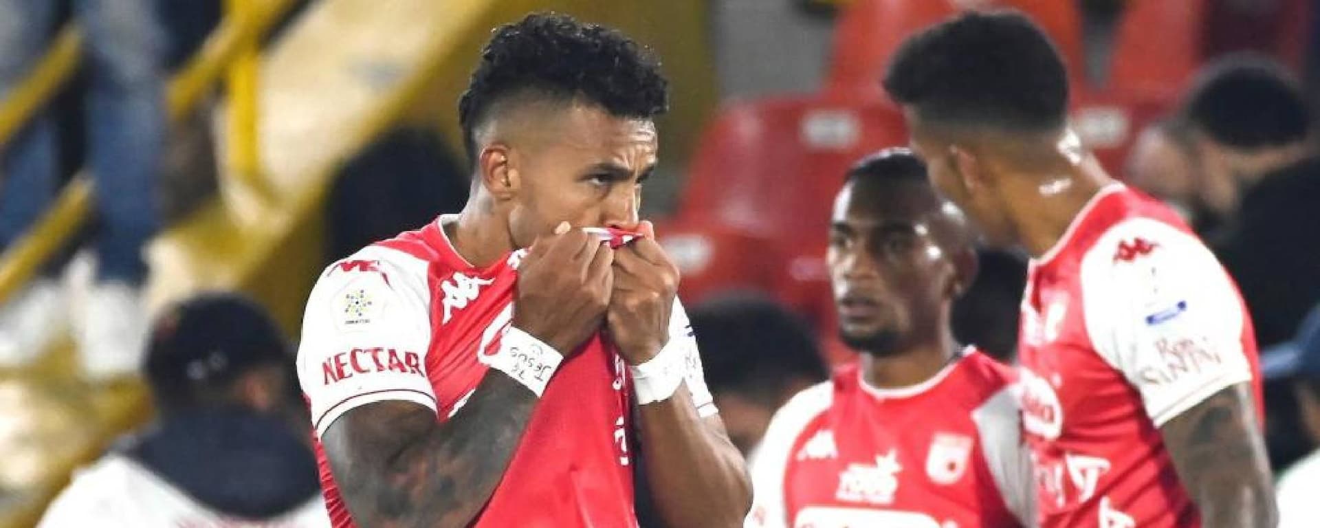 El delantero habló del complicado momento del equipo.
