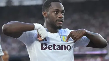 El delantero inició con el pie izquierdo el año en su equipo Aston Villa