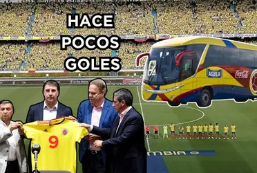 El delantero no rinde en su club y Néstor Lorenzo lo llamó a la Selección Colombia.