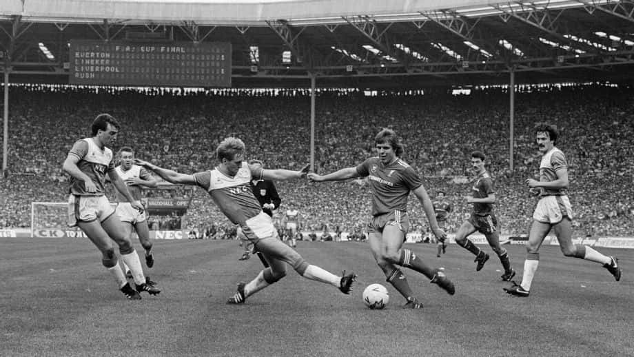 El derbi de Merseyside escribe un capítulo más, y tendrá un duelo entre compatriotas por lo rojos el guajiro, al frente tendrá a Yerry Mina defendiendo a los blue.
