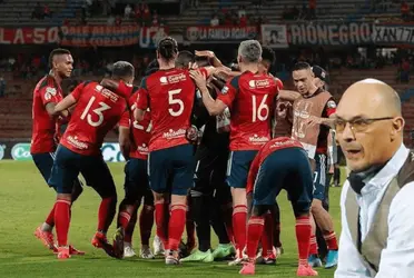 El entrenador, Alfredo Arias, comentó lo orgulloso que se siente de los jugadores del Medellín por este aspecto.