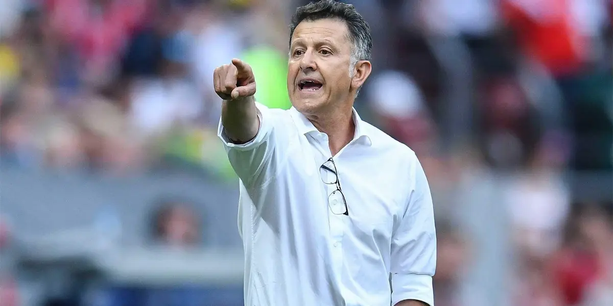 El entrenador colombiano le pasó la pelota a los dirigentes del club Escarlata.