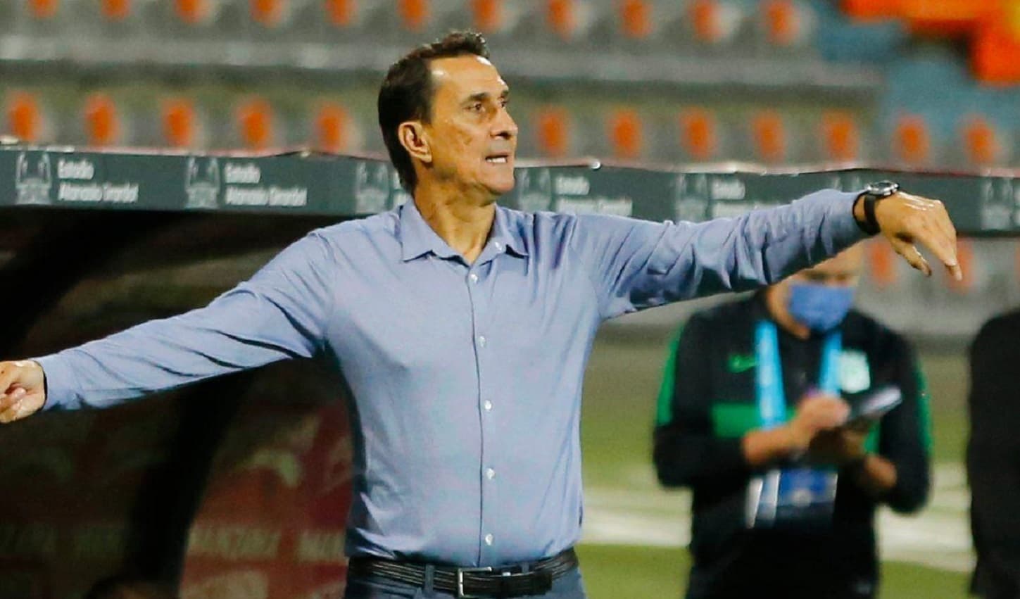 El entrenador del Verdolaga se refirió al mal presente del equipo.
