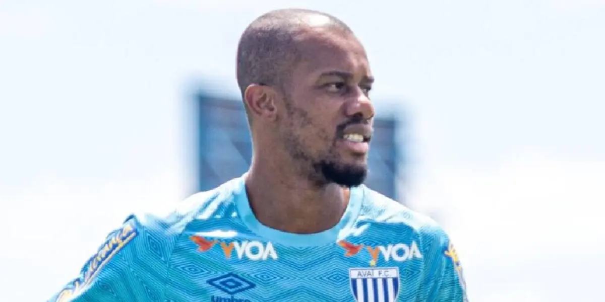 El equipo embajador sigue buscándo jugadores para reforzar su diezmada plantilla.