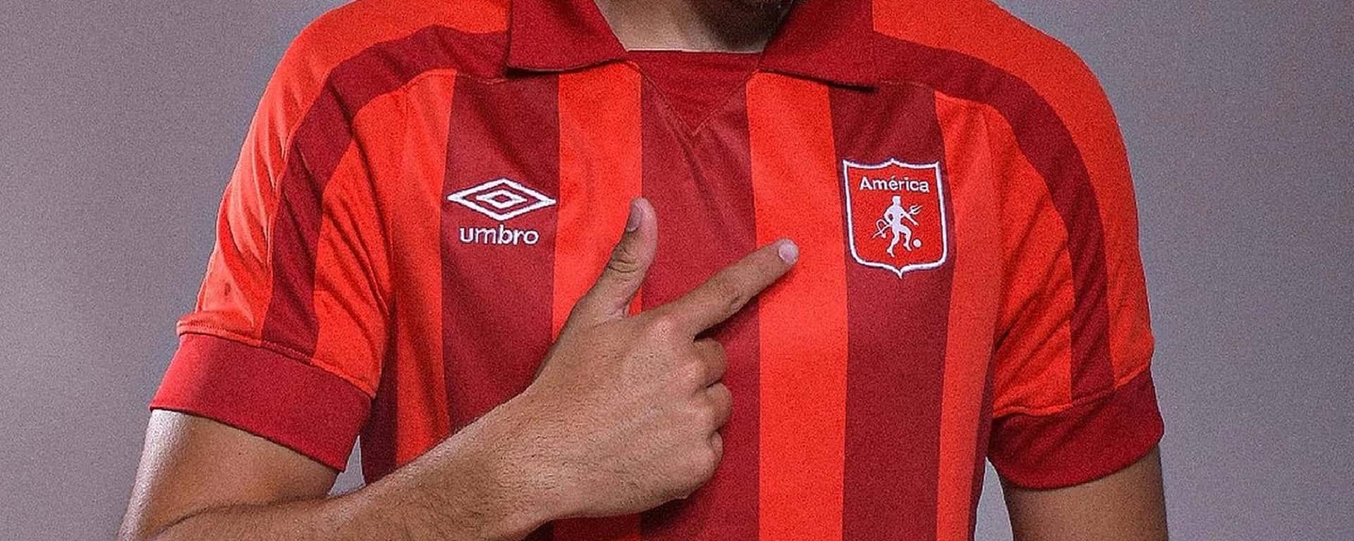 El equipo termina su relación con la marca inglesa Umbro en Julio.