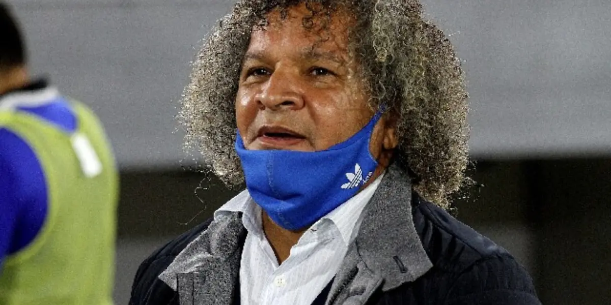 El estratega del cuadro “Embajador” sigue cometiendo el mismo error y no lo corrige, porque insiste en una errada idea táctica que aleja a Millonarios FC de sus aspiraciones al título.