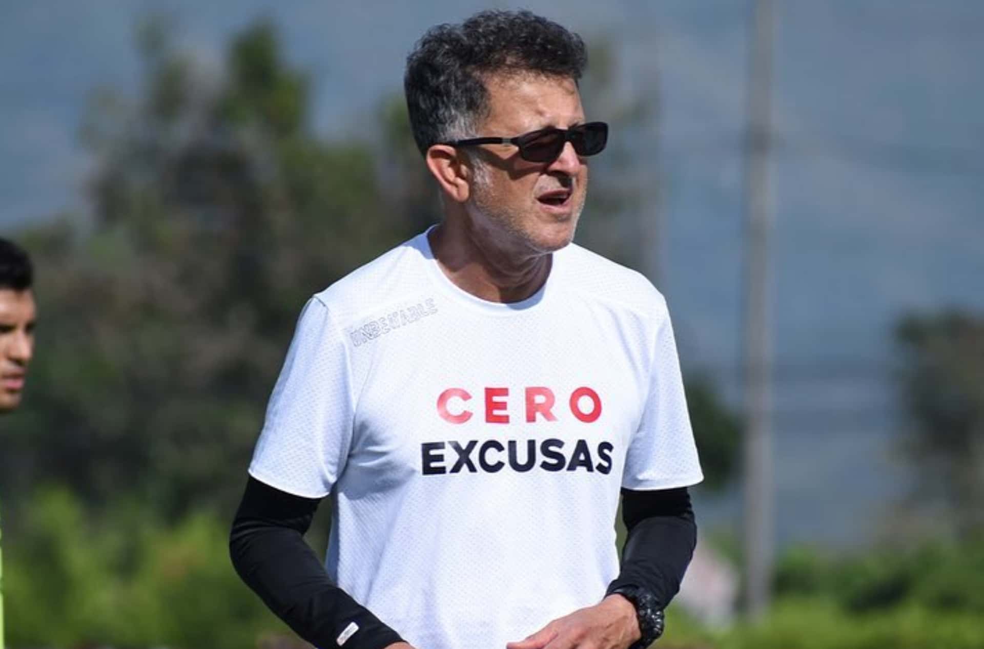 El estratega del cuadro "Escarlata" insiste en mantener su idea de juego pese a que salió eliminado de la Copa Colombia por esa terquedad y en la Liga Betplay no anda bien.