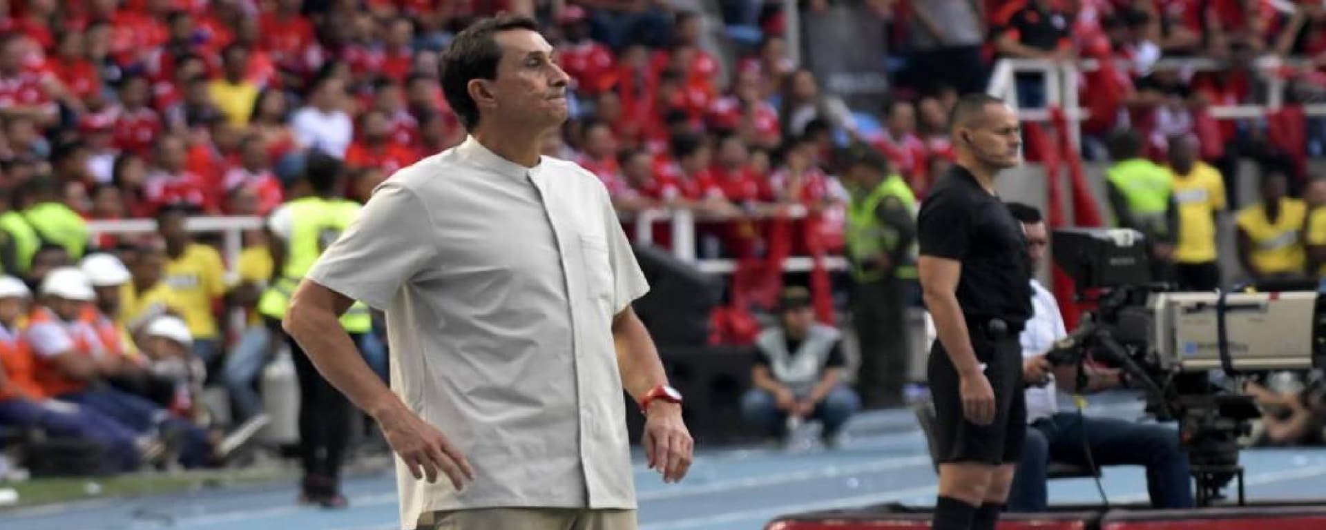 El estratega estaría buscando la salida de varios jugadores del equipo.