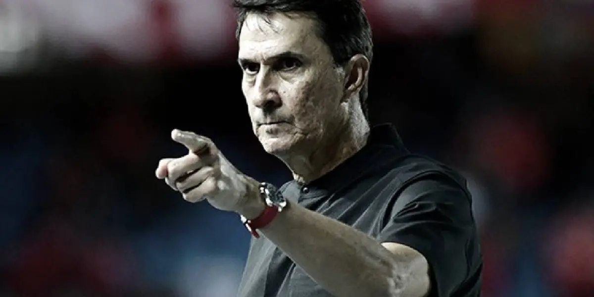 El estratega habló del presente escarlara y de lo que se viene para el club.